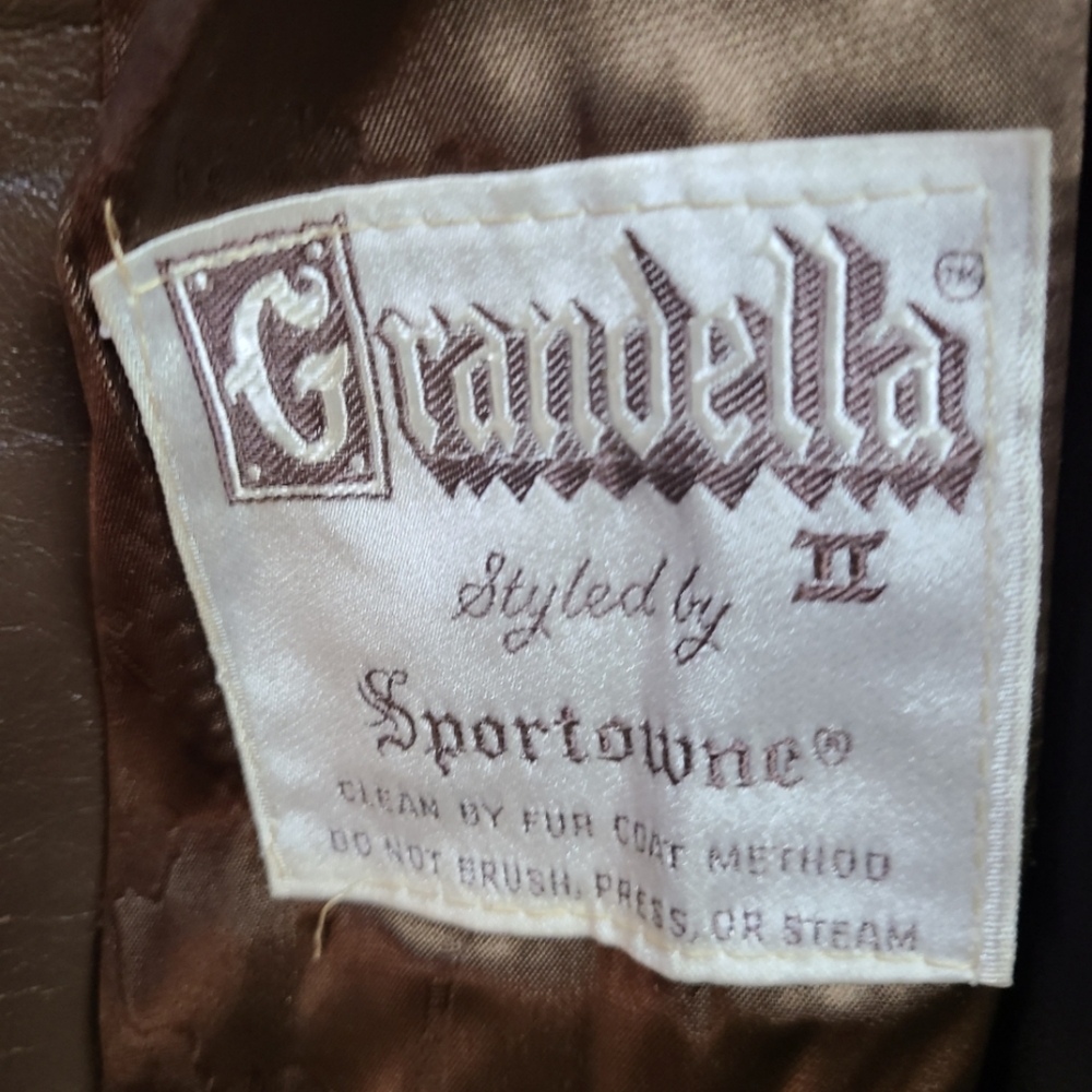 VINTAGA GRANDELLA II DESIGNER FAUX FUR COAT - Picture 2 of 6
